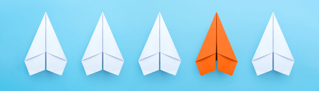 目立つオレンジ